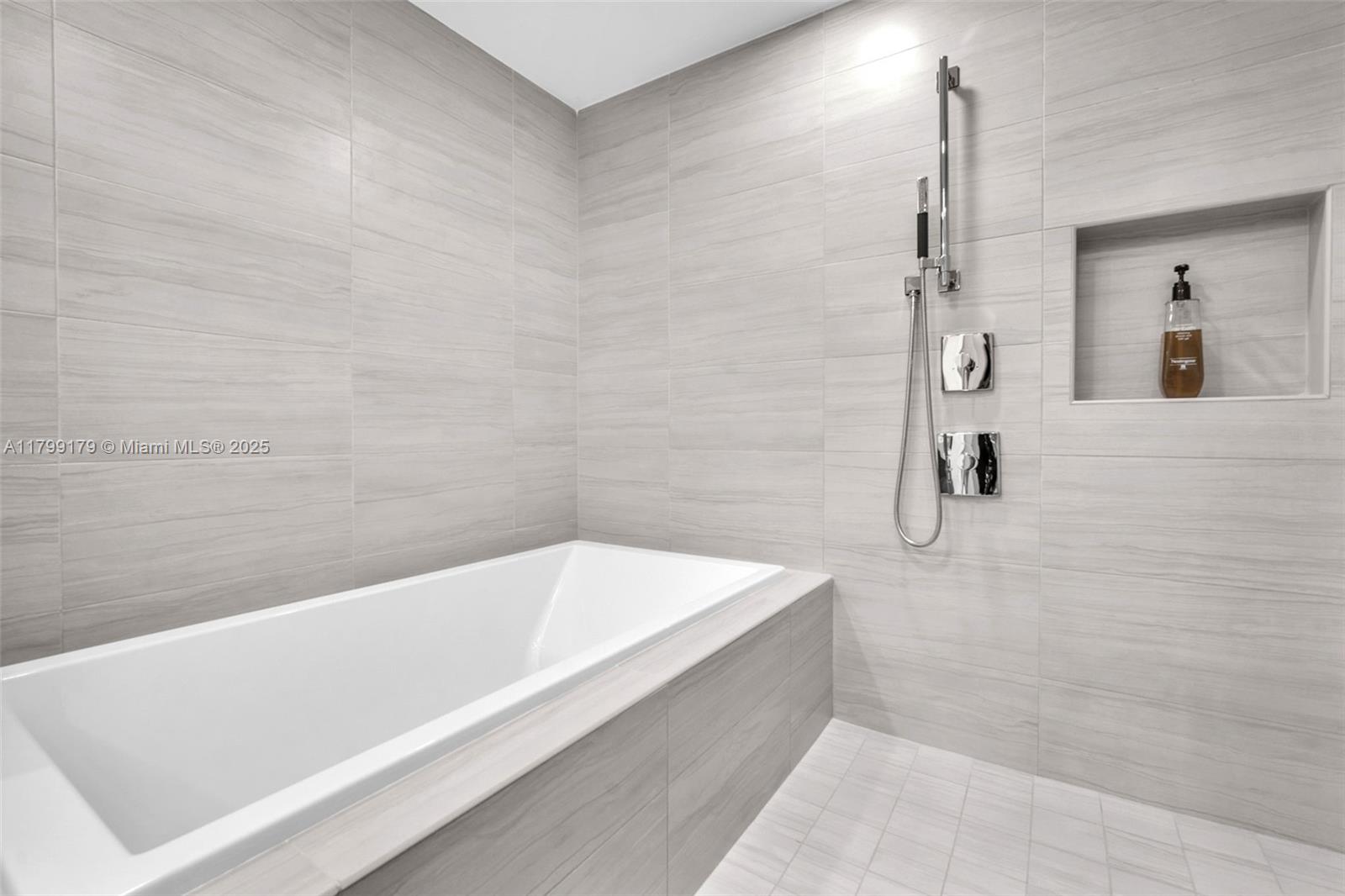 RIVA CONDOMINIUM - Residential
