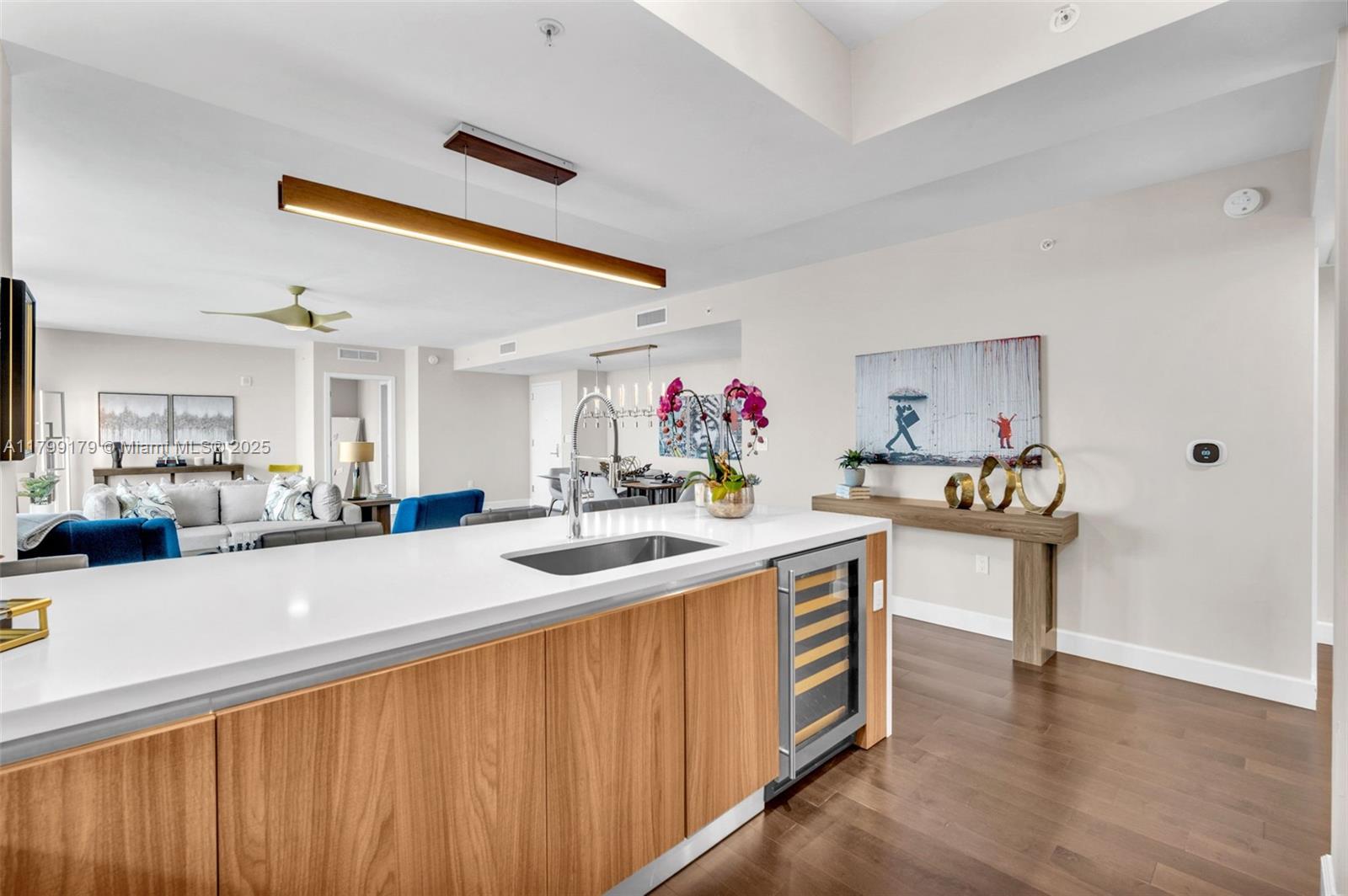 RIVA CONDOMINIUM - Residential
