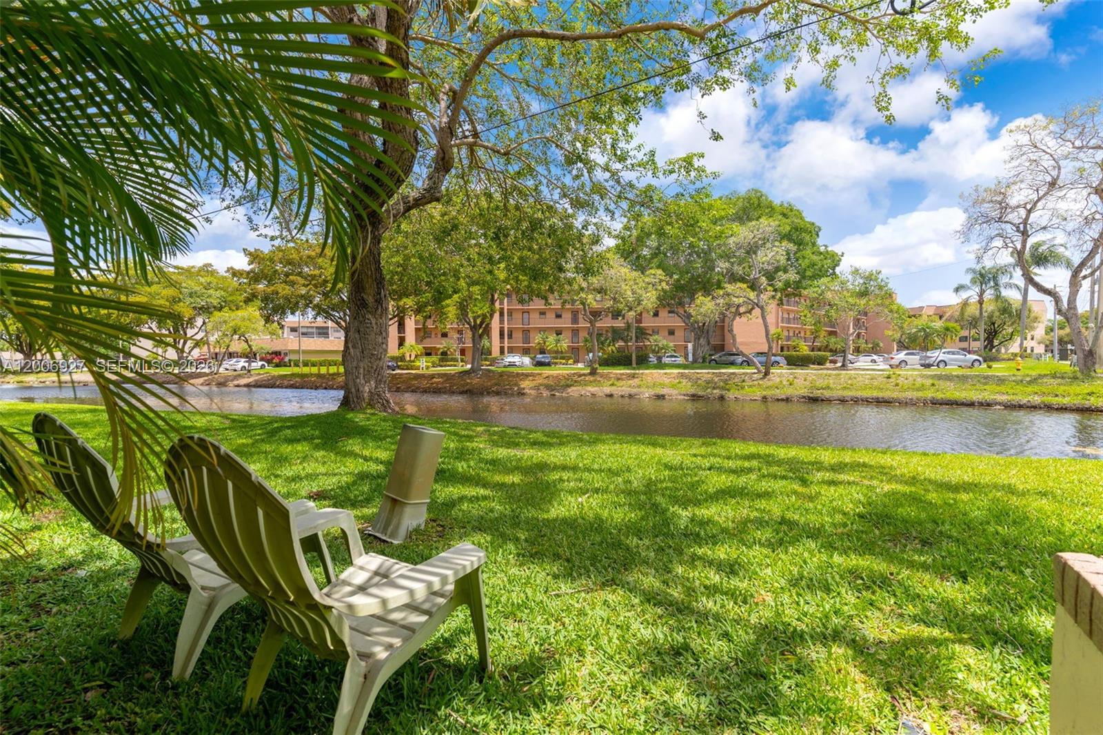 COUNTRY SQUIRE TOWNHOMES - Residential