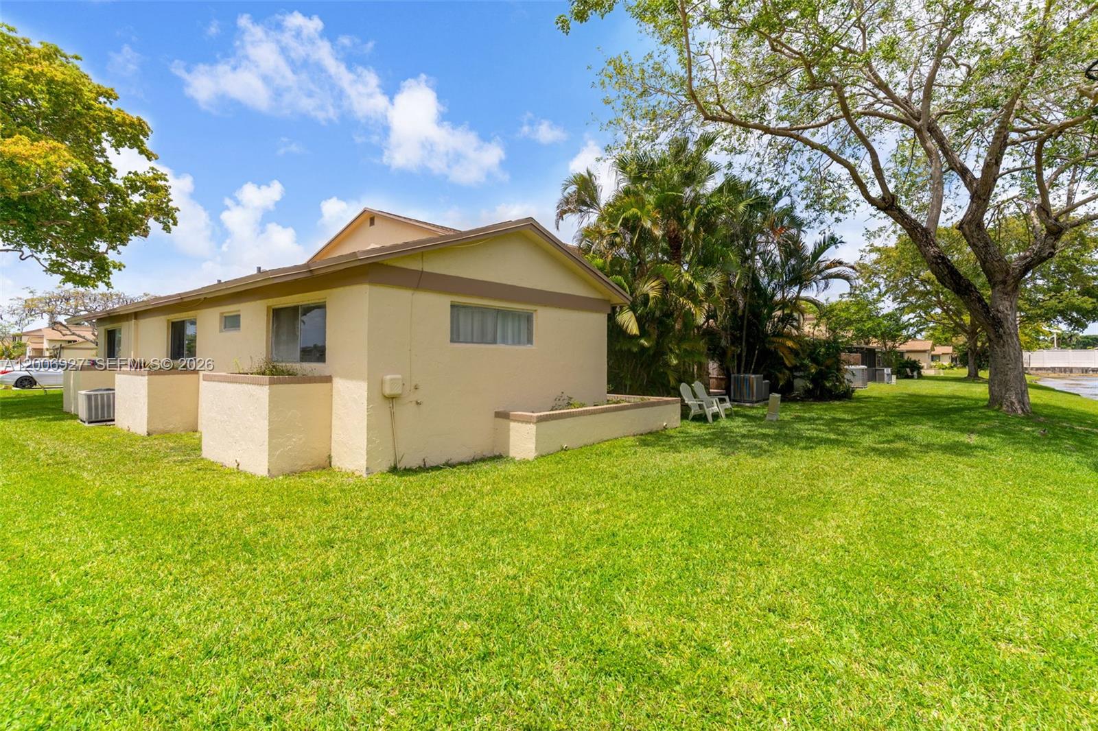 COUNTRY SQUIRE TOWNHOMES - Residential