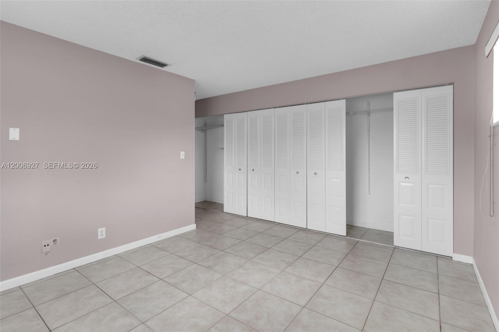 COUNTRY SQUIRE TOWNHOMES - Residential
