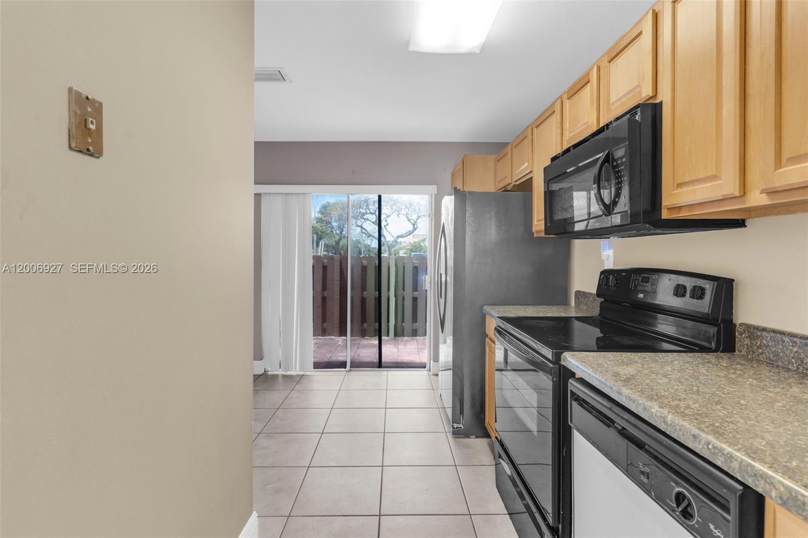 COUNTRY SQUIRE TOWNHOMES - Residential