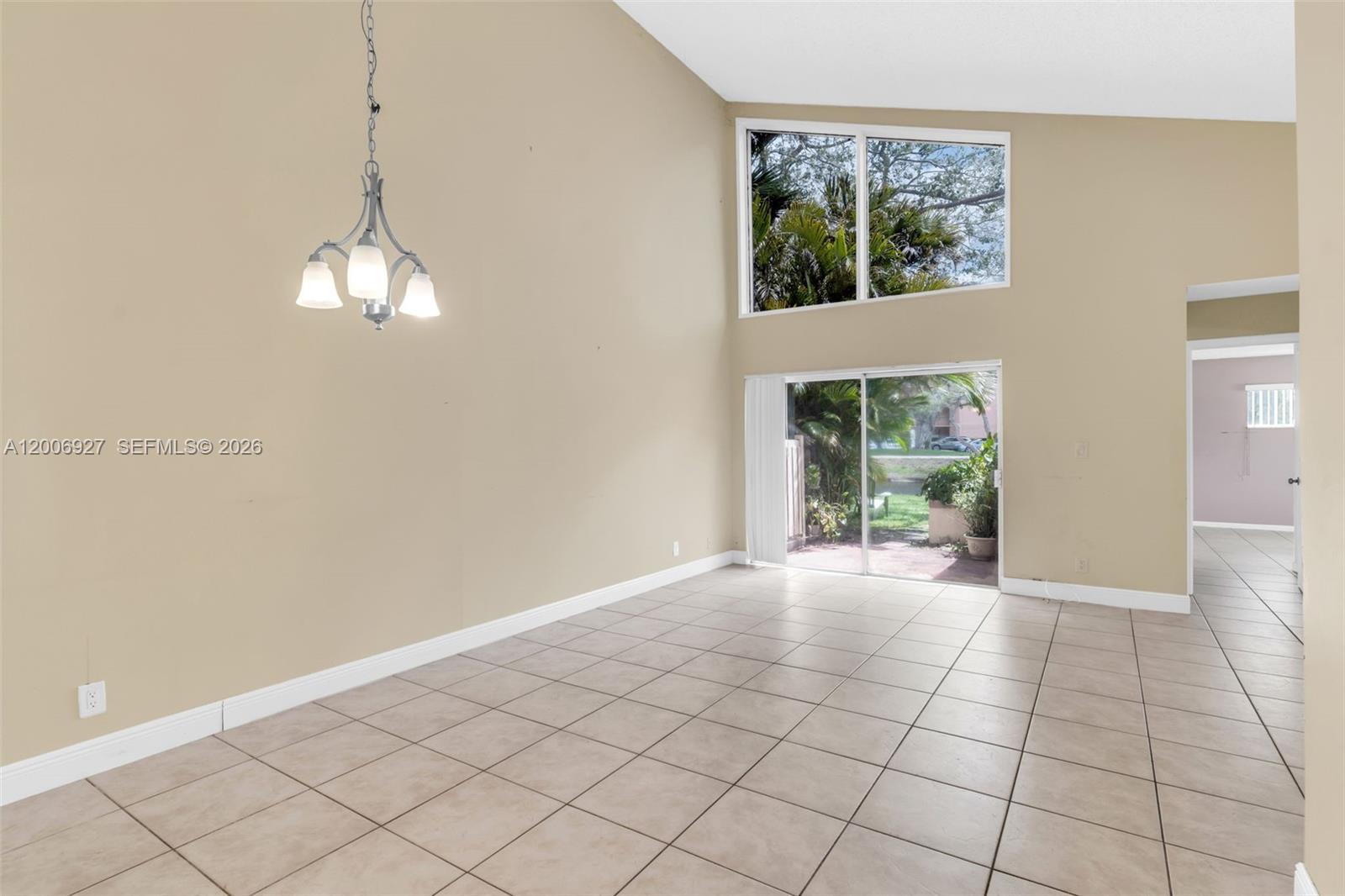COUNTRY SQUIRE TOWNHOMES - Residential