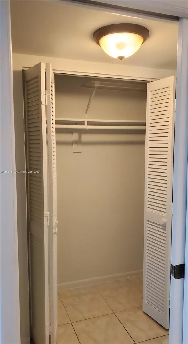 CARIBBEAN BREEZE CONDO - Residential