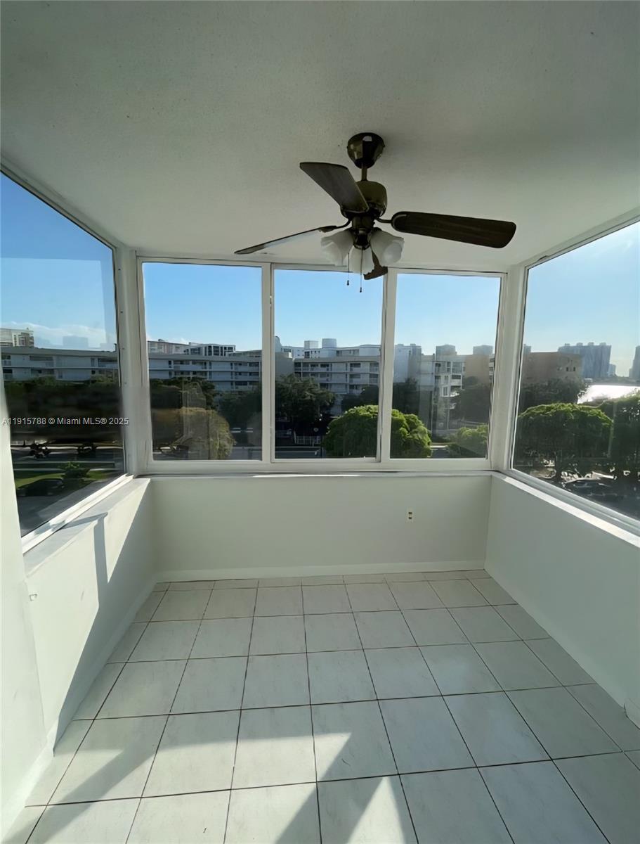 CARIBBEAN BREEZE CONDO - Residential