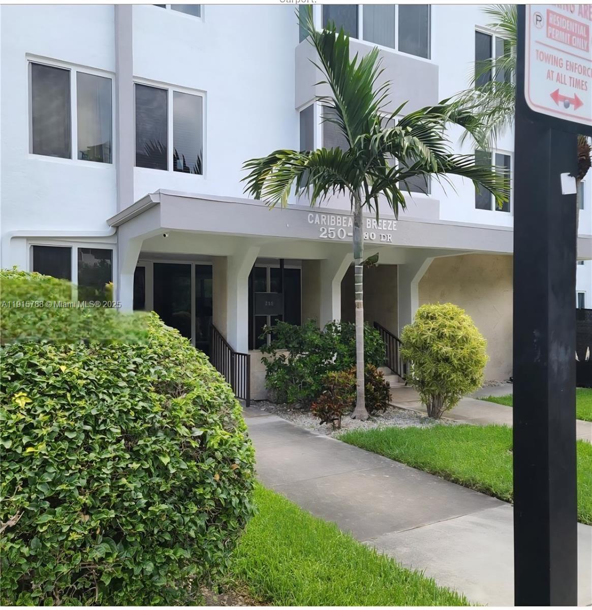 Beautiful renovated building. Near Aventura mall, beach, parks. Owner motivated to sale. Great tenant $2500/month. No showing without serious as is offers or proof of funds to no disturb tenants. $1094/month maintenance.