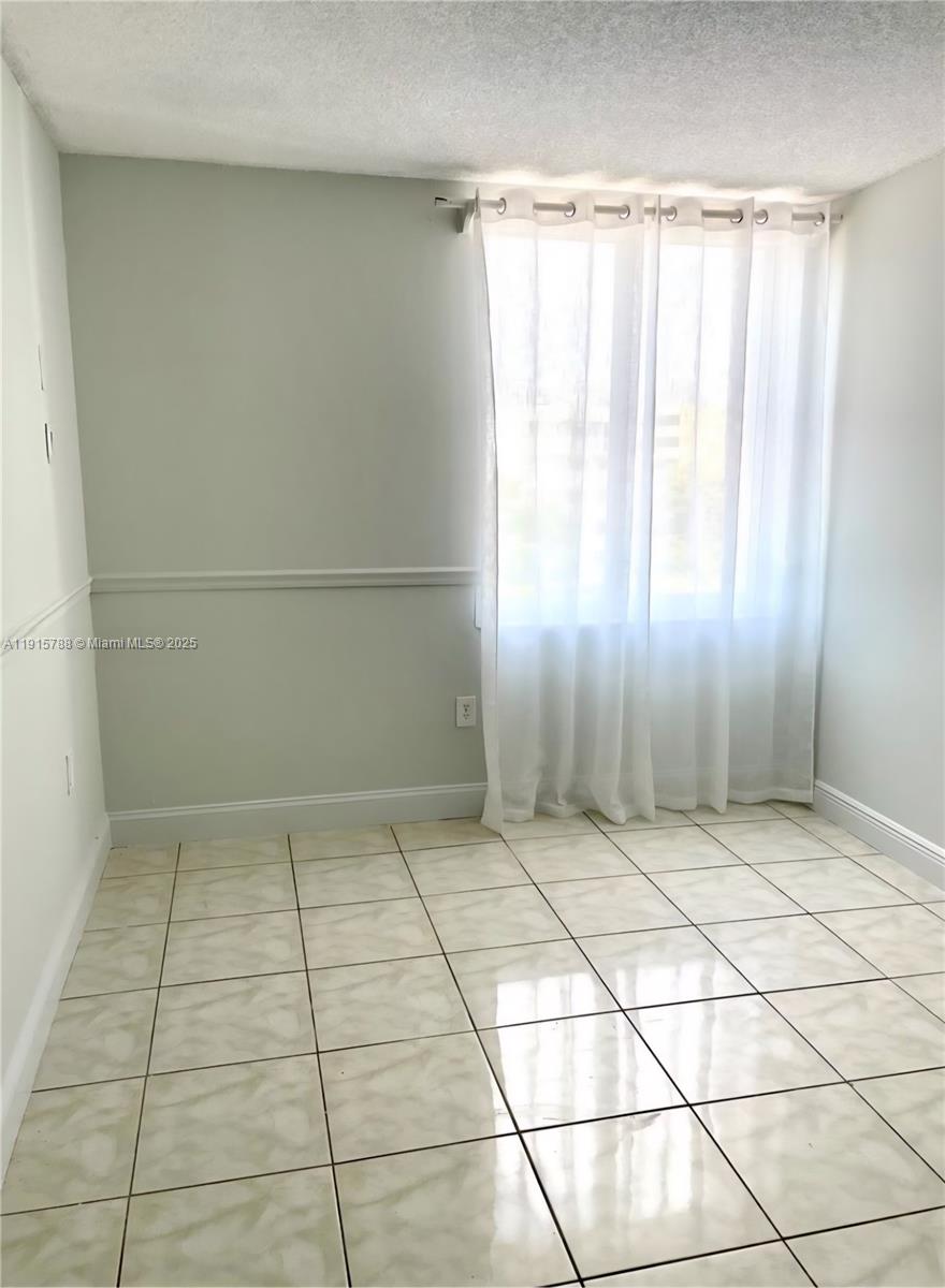 CARIBBEAN BREEZE CONDO - Residential