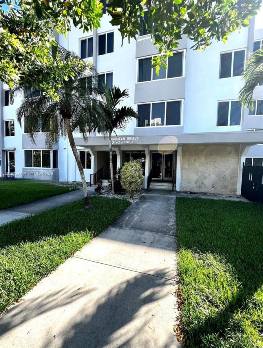 CARIBBEAN BREEZE CONDO - Residential