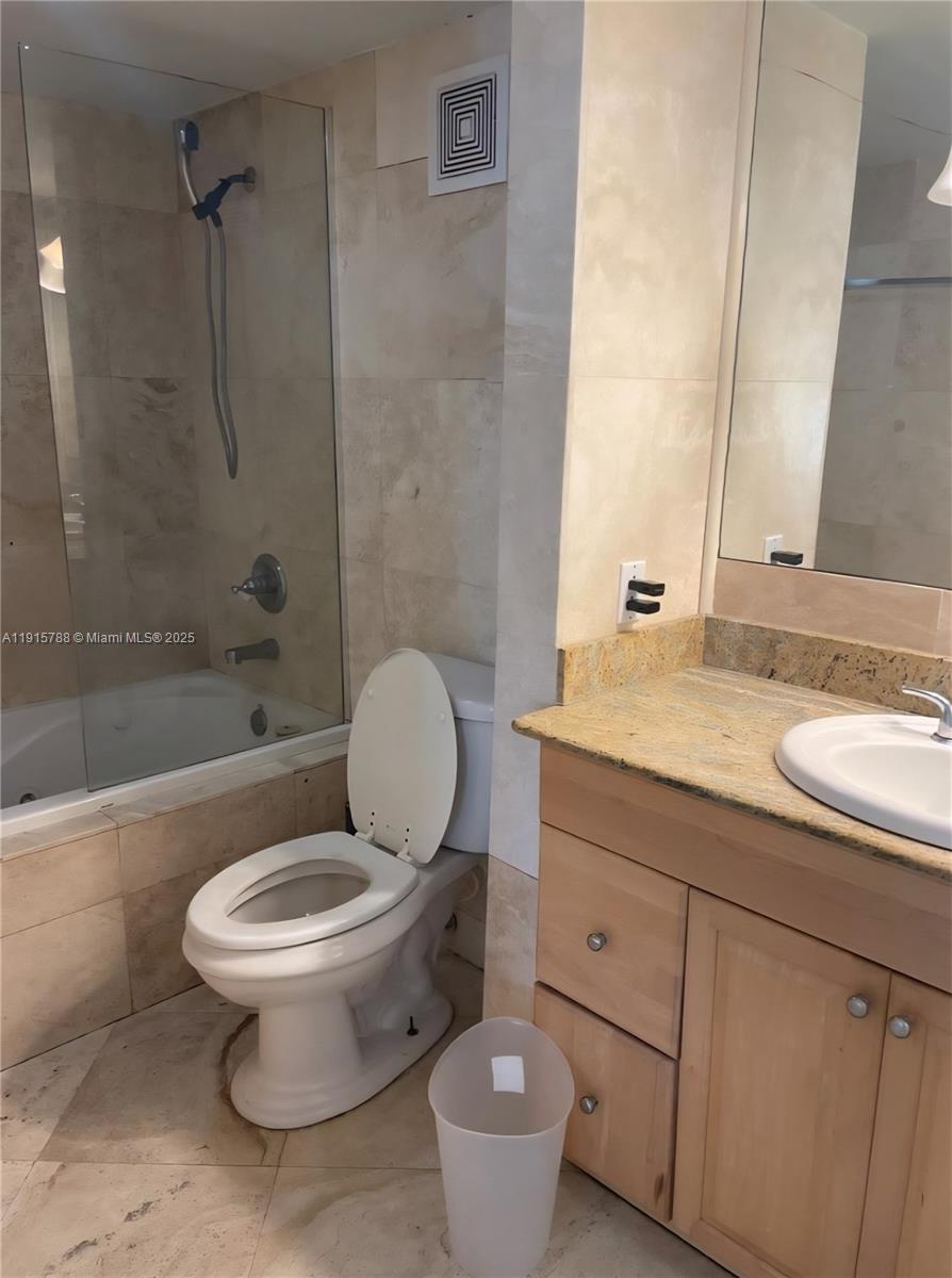 CARIBBEAN BREEZE CONDO - Residential