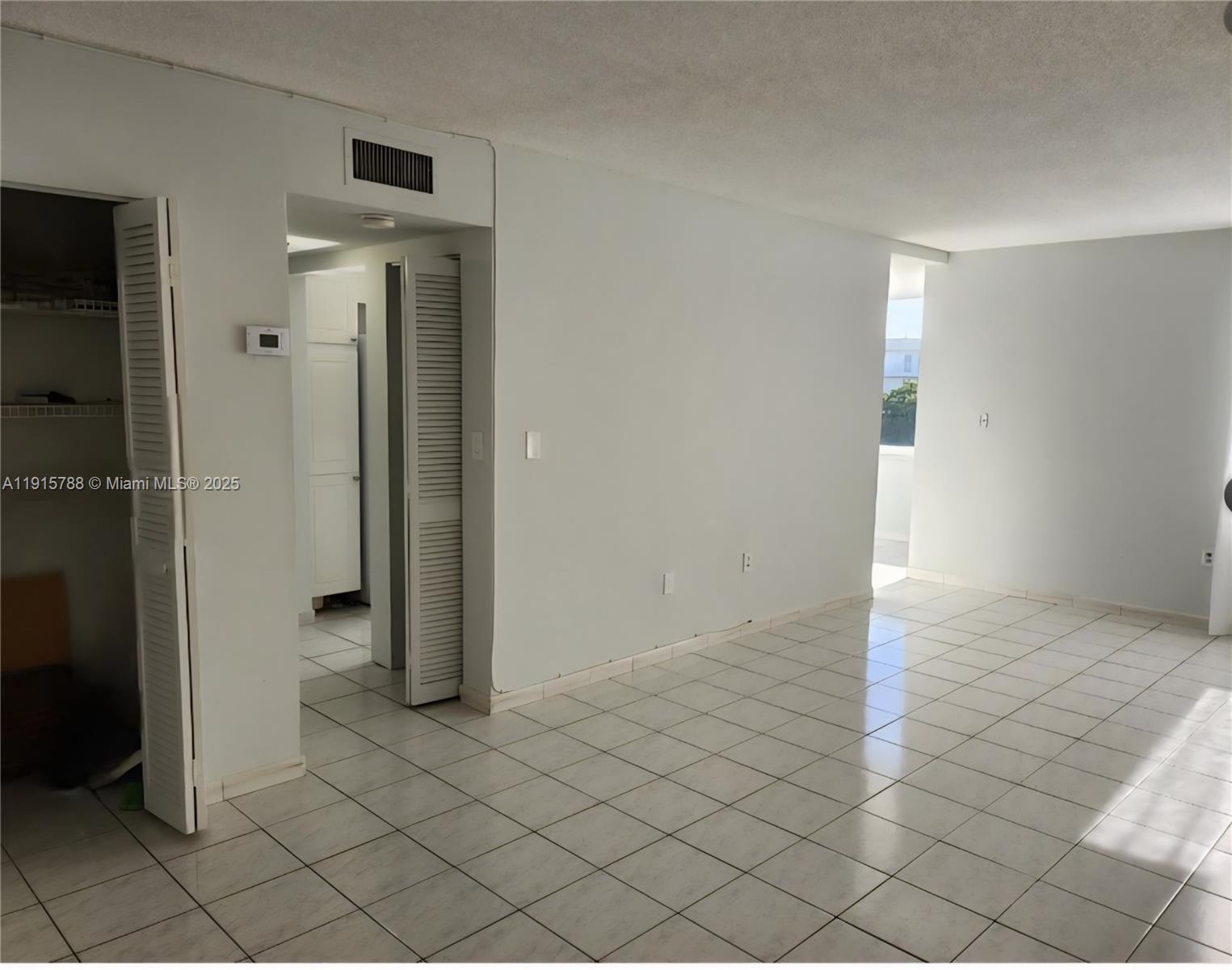 CARIBBEAN BREEZE CONDO - Residential