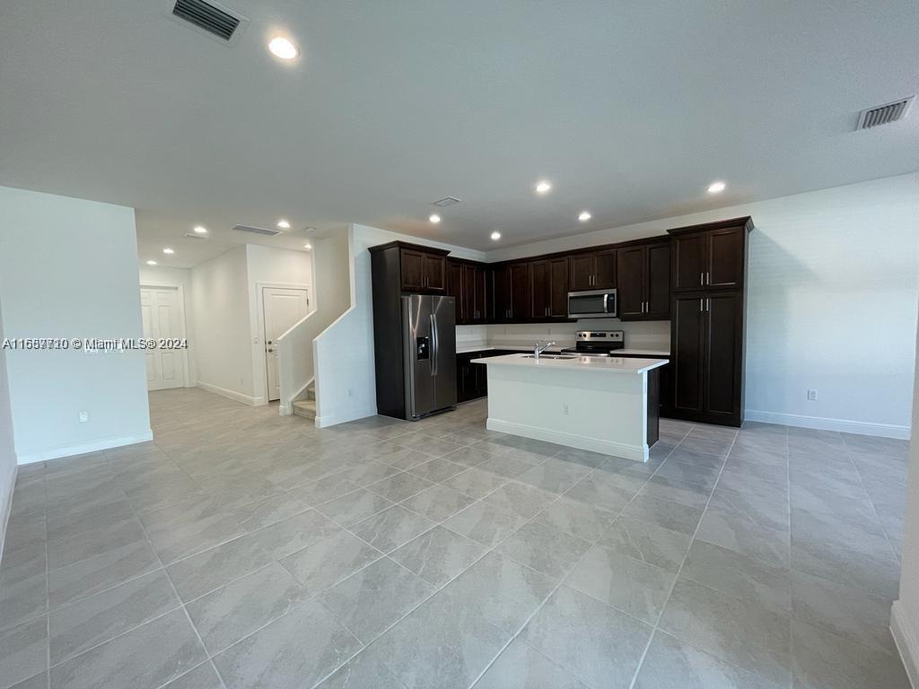 DEERFIELD CROSSING - Residential Lease