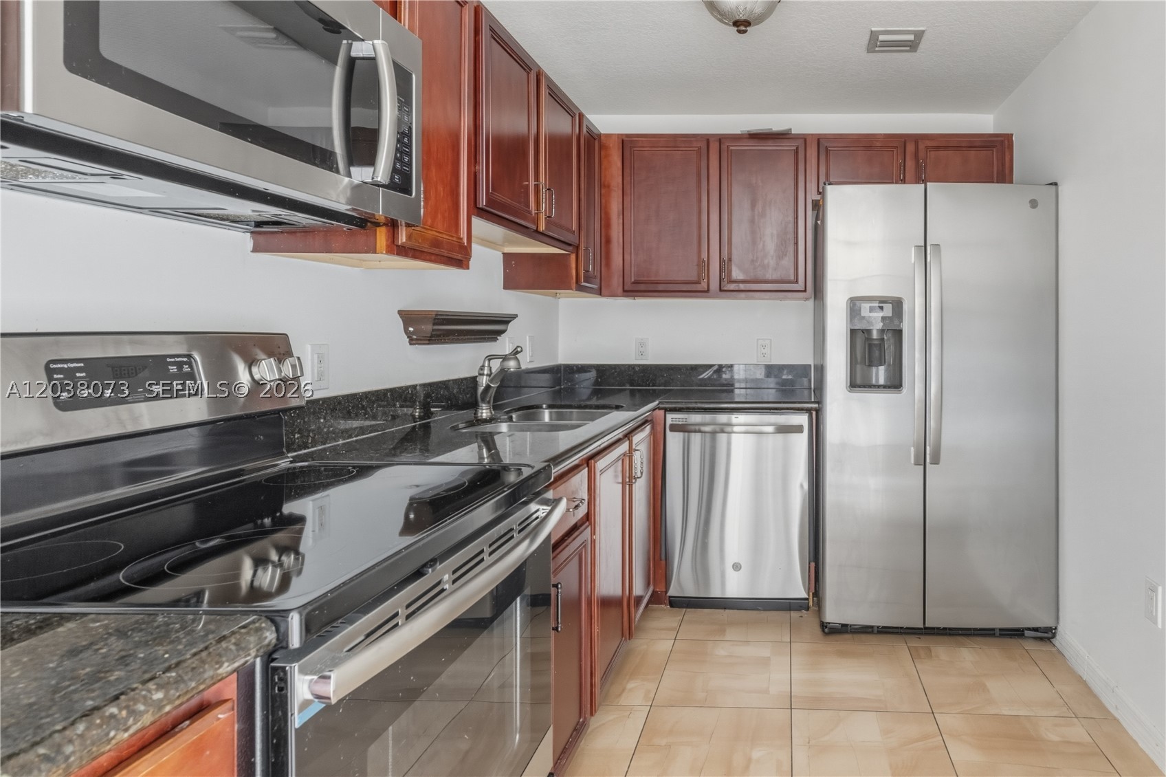 GRANADA GRAND CONDO - Residential Lease