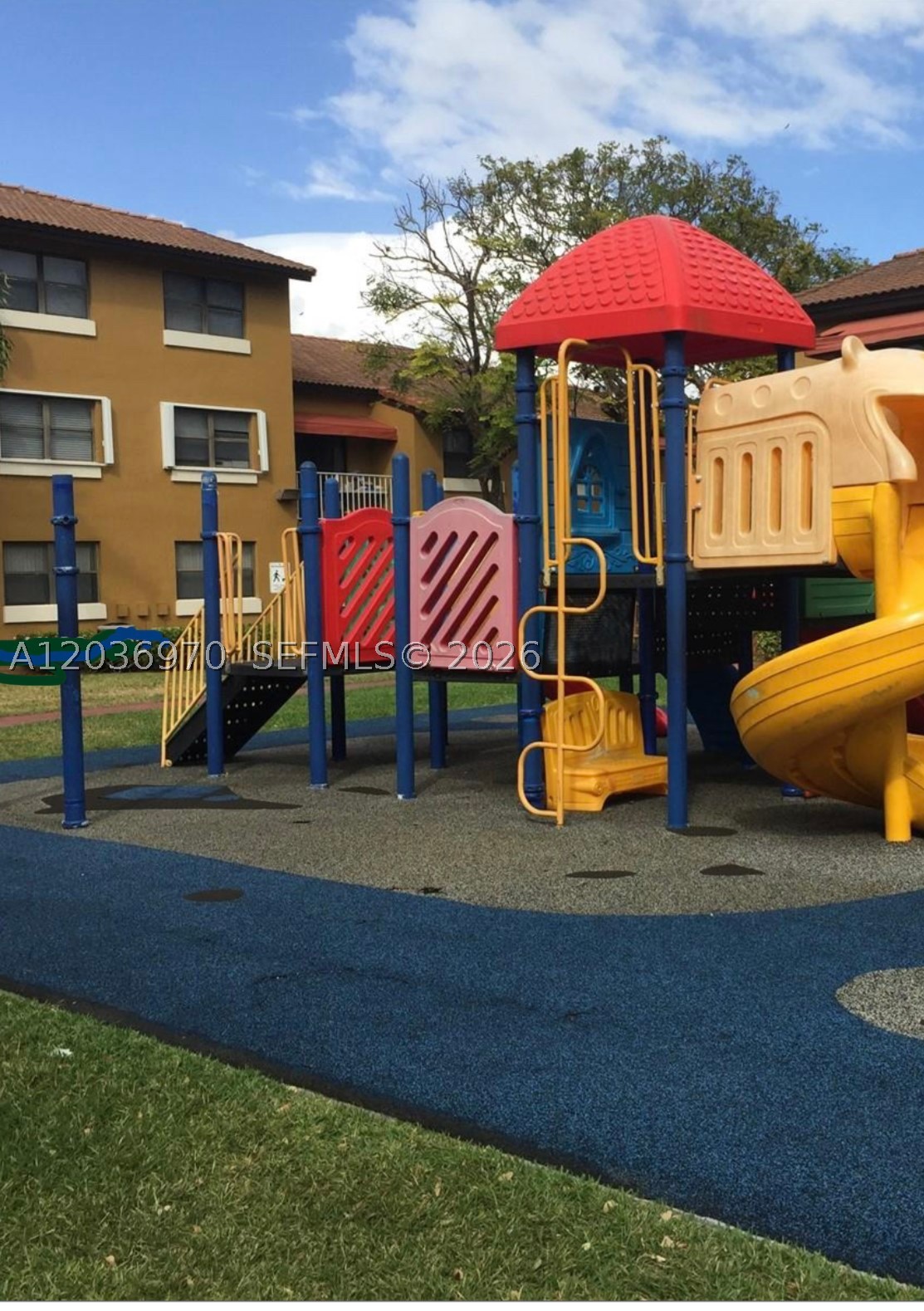THE COURTS AT KENDALL CON - Residential Lease