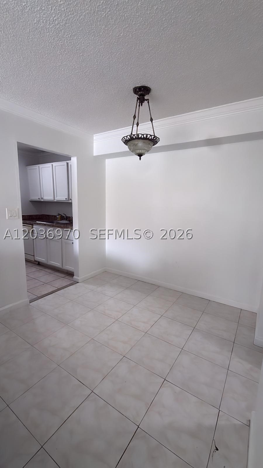 THE COURTS AT KENDALL CON - Residential Lease