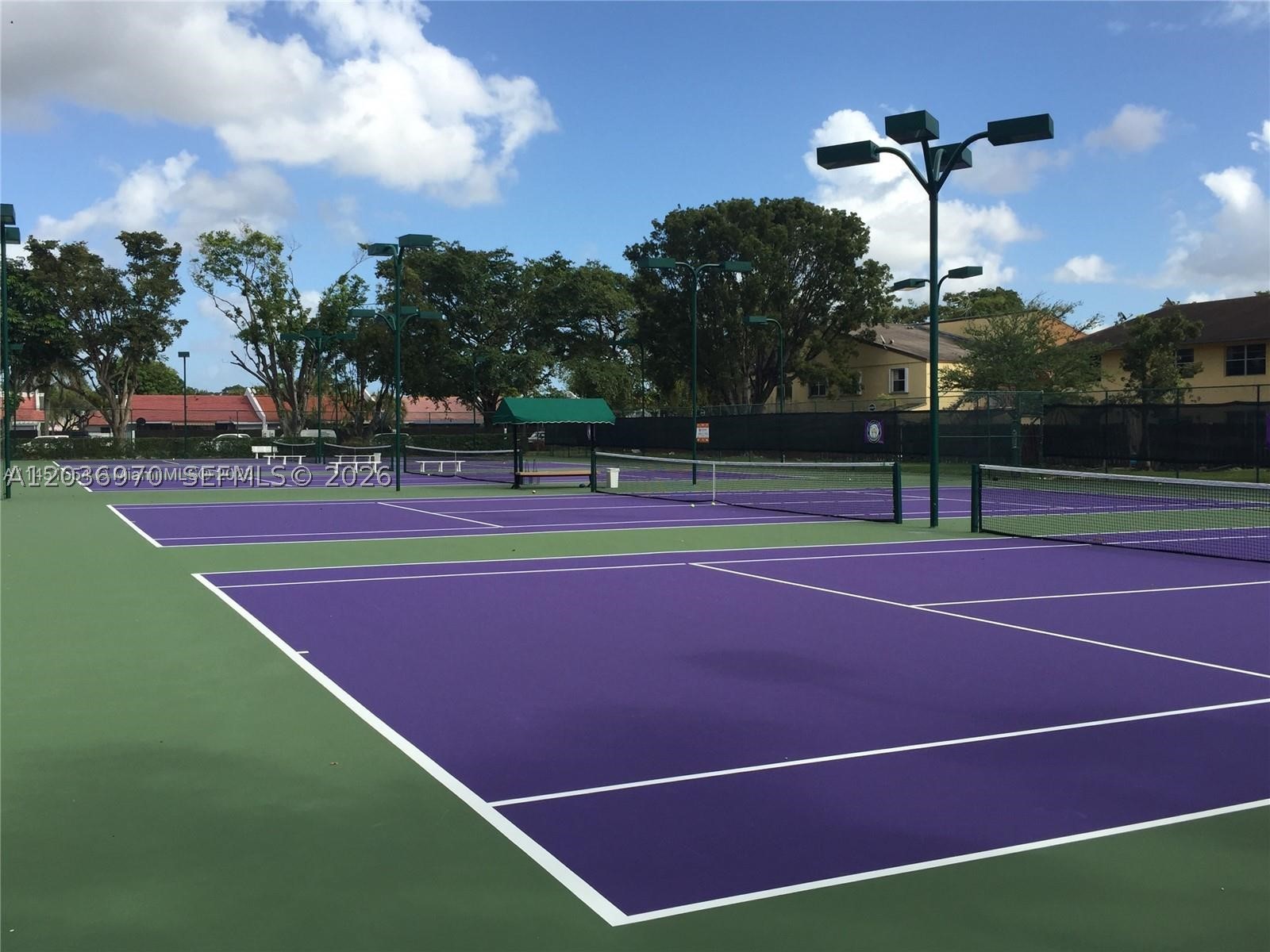 THE COURTS AT KENDALL CON - Residential Lease