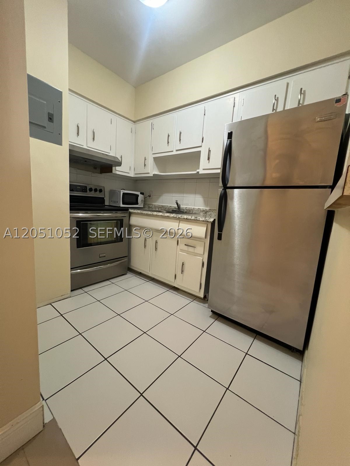 PASADENA GARDEN APARTMENT - Residential Lease