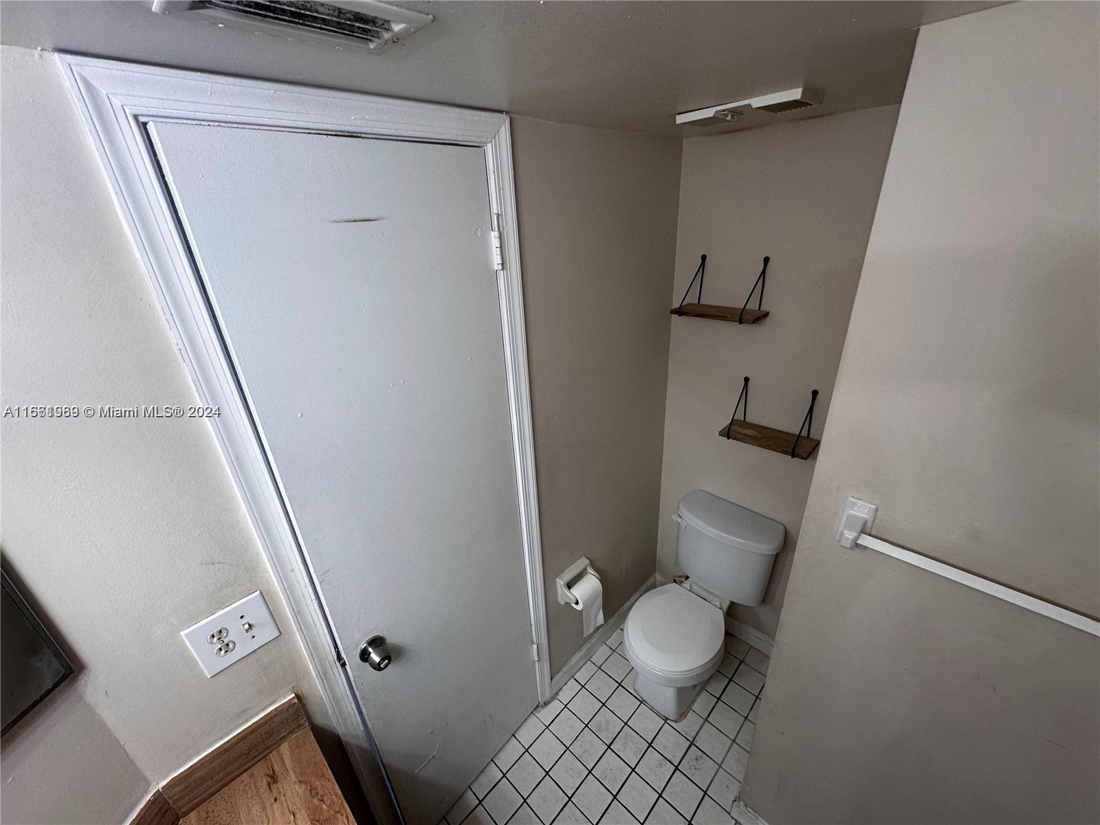 LAKEWOOD VILLAGE - Residential Lease