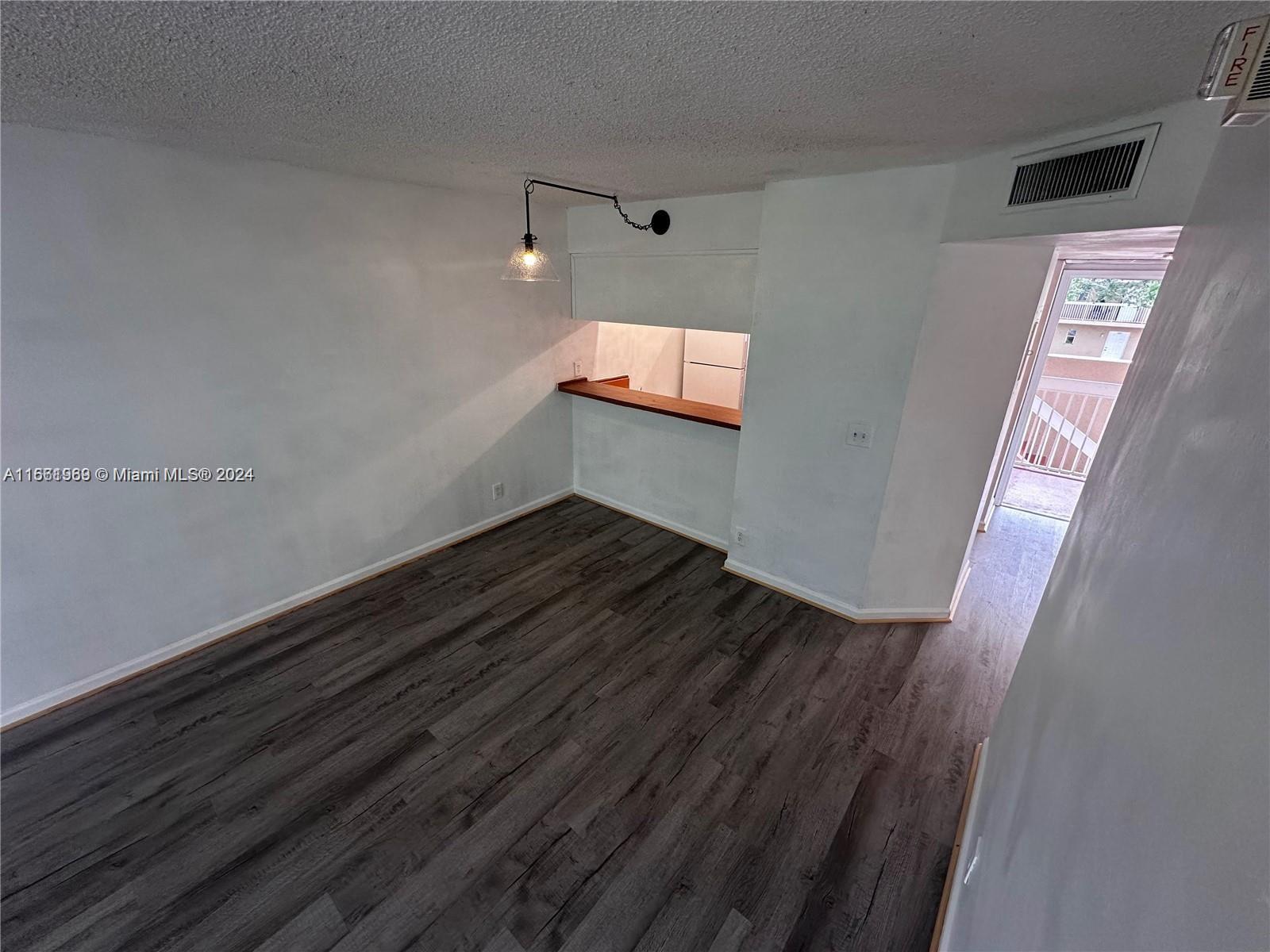 LAKEWOOD VILLAGE - Residential Lease