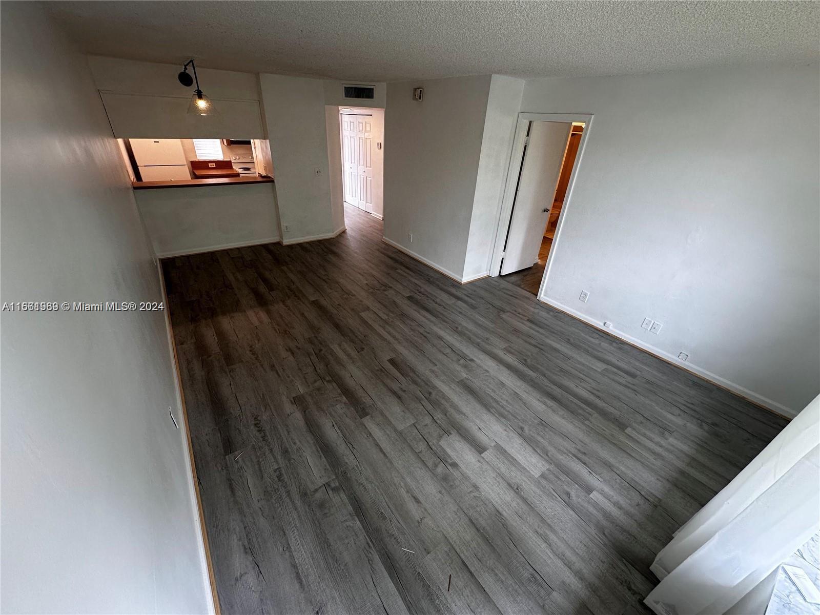 LAKEWOOD VILLAGE - Residential Lease