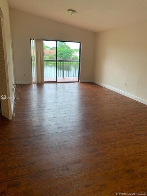 VILLAS DE VENEZIA - Residential Lease
