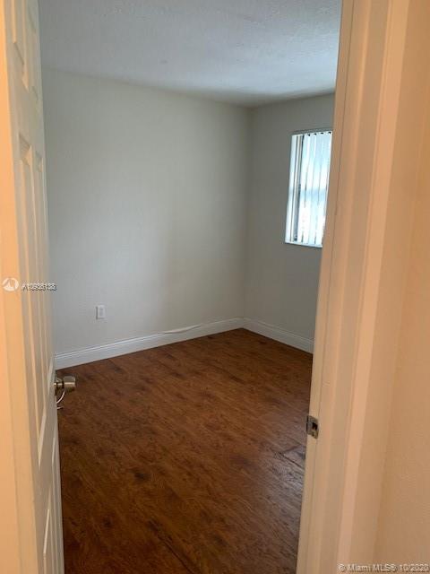 VILLAS DE VENEZIA - Residential Lease