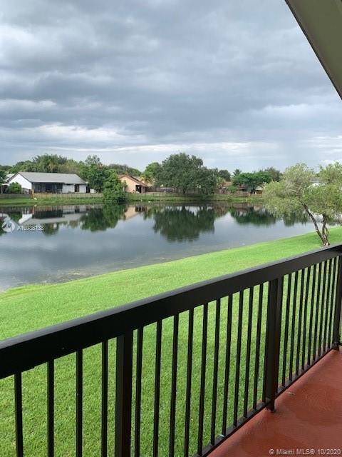 VILLAS DE VENEZIA - Residential Lease