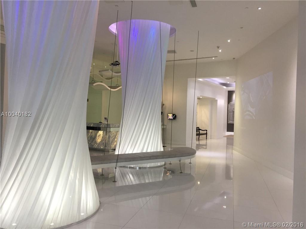 Spectacular 2/2 Unit with marble floors in the heart of Brickell with view of the Miami River and the new Brickell City Centre. Experience the Building's luxurious amenities; Concierge, Pool, Jacuzzy, Gym ,Spa , Amazing party room, Children's room. 
APARTMENT FULLY FURNISHED OR UNFURNISHED.