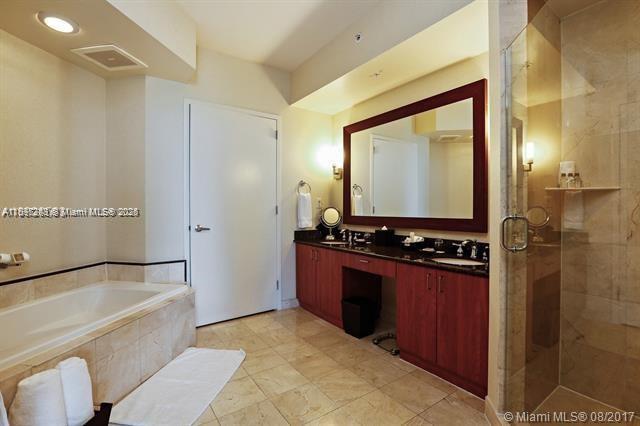 TRUMP INTERNATIONAL SONES - Residential