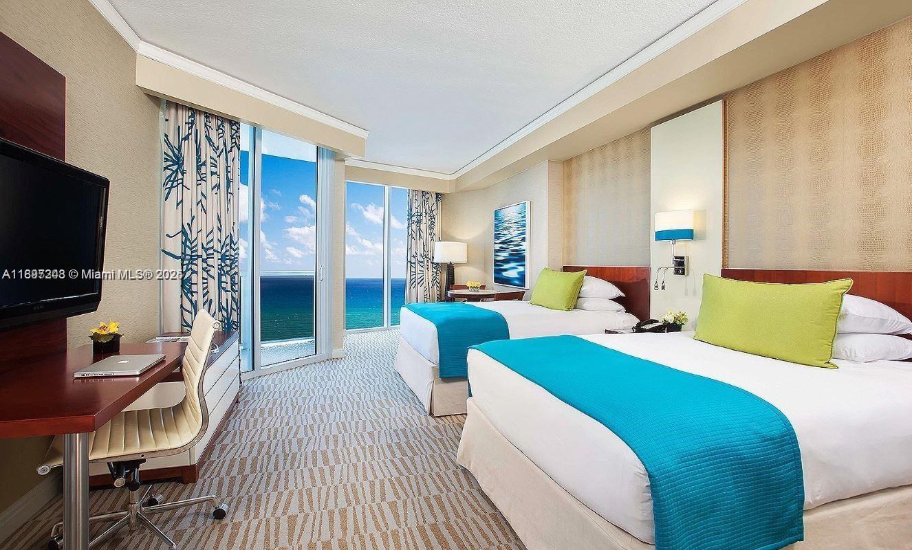 TRUMP INTERNATIONAL SONES - Residential
