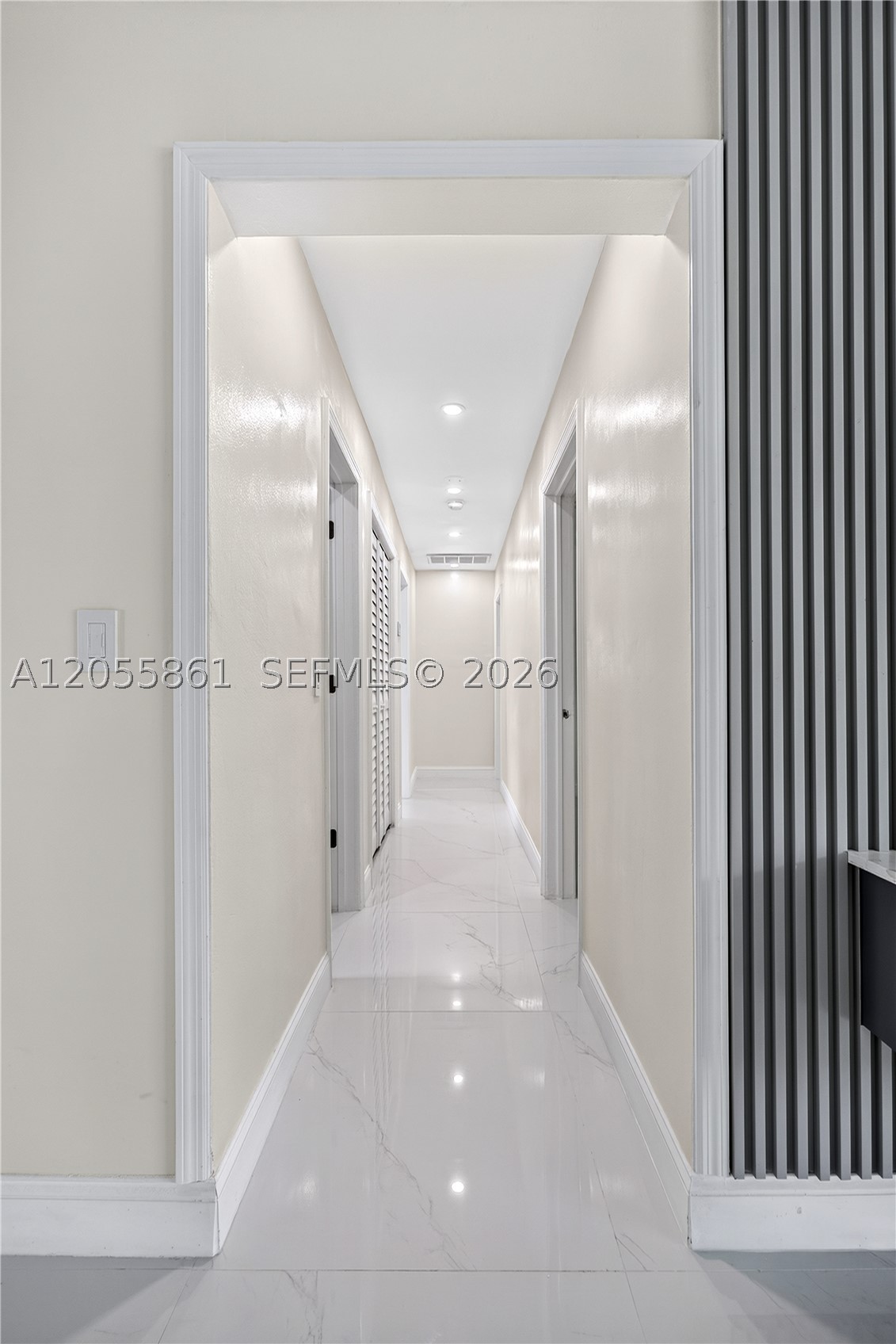 HOLLYWOOD HILLS - Residential Lease