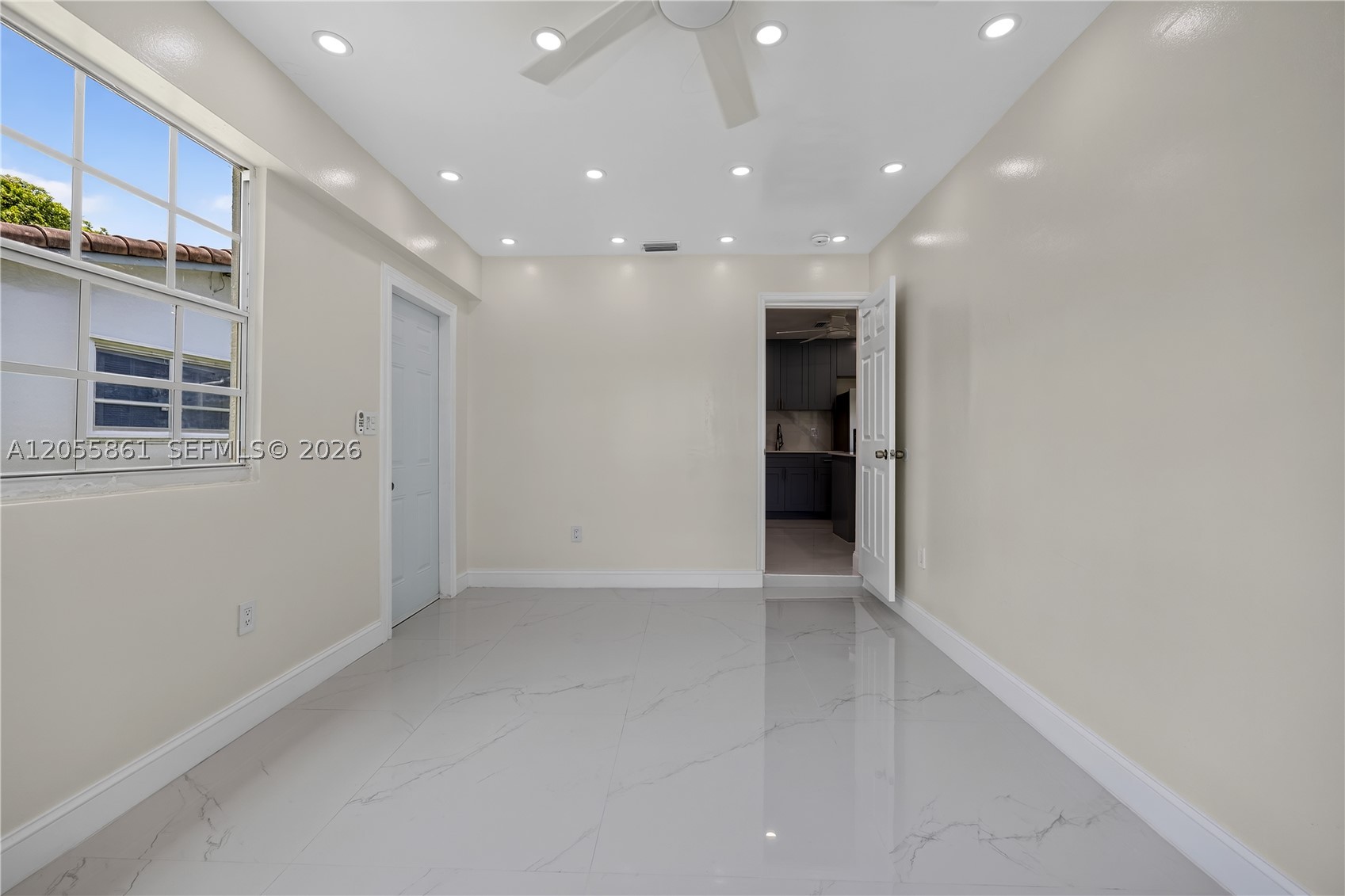 HOLLYWOOD HILLS - Residential Lease
