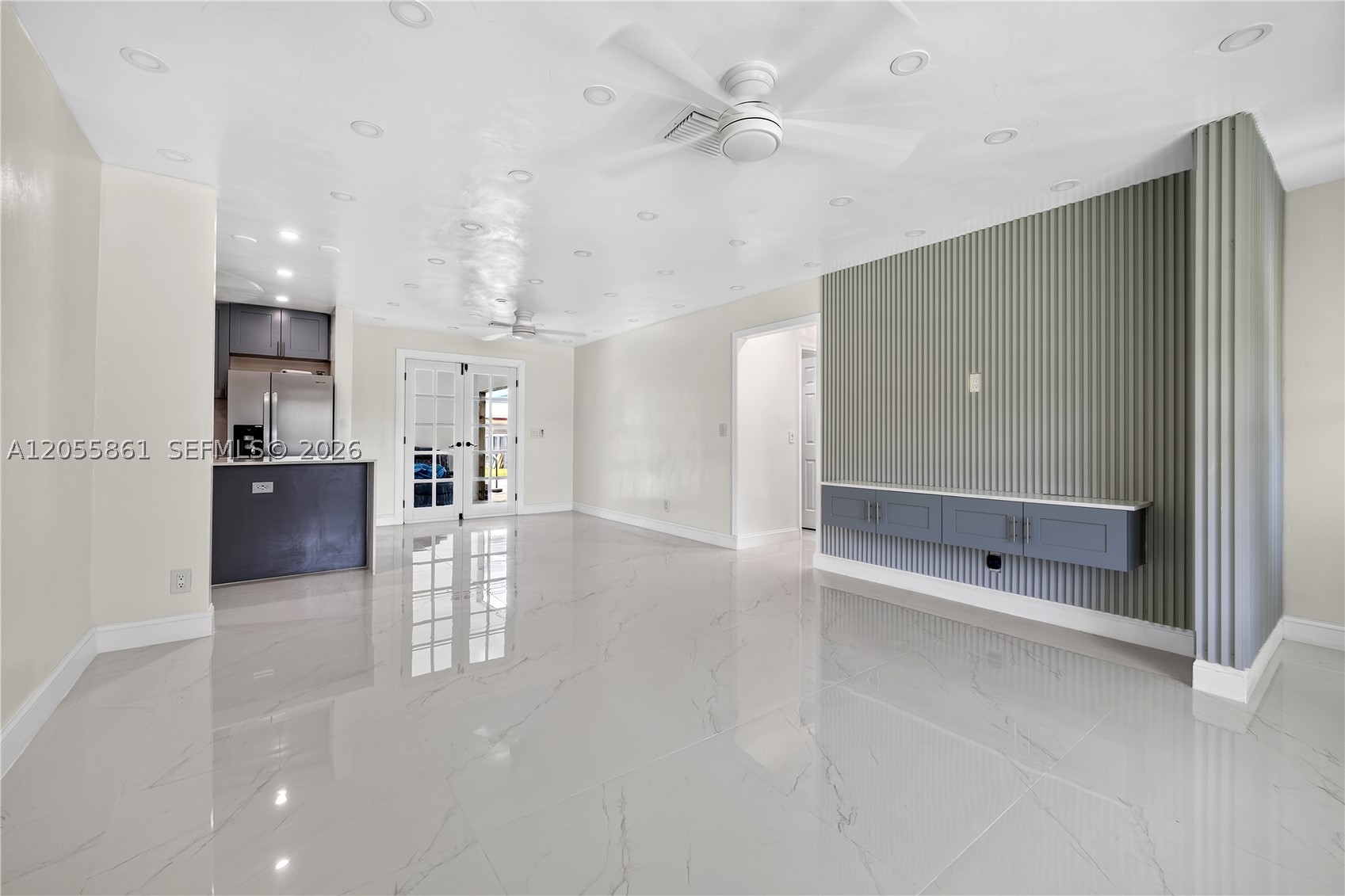 HOLLYWOOD HILLS - Residential Lease