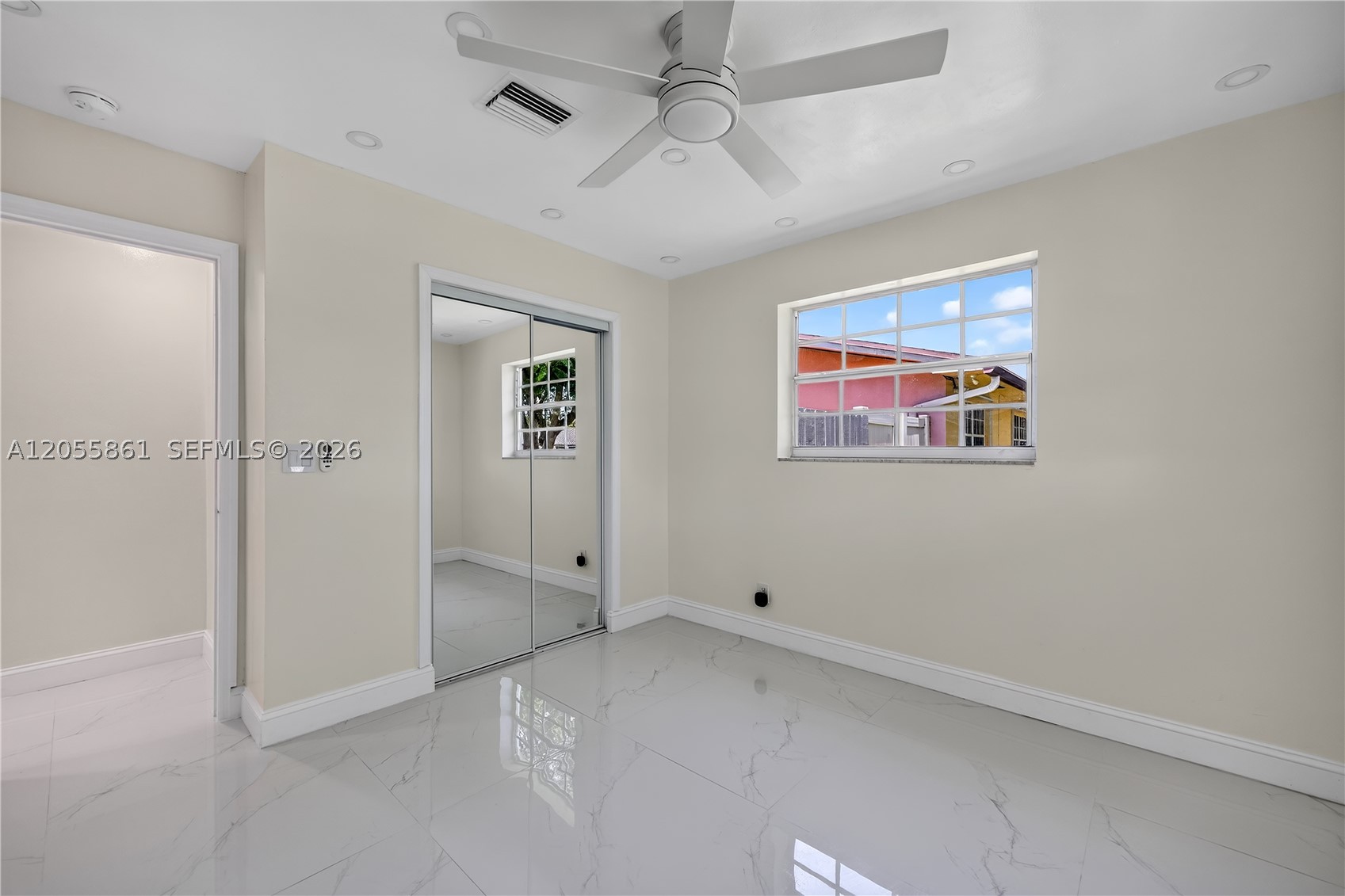 HOLLYWOOD HILLS - Residential Lease