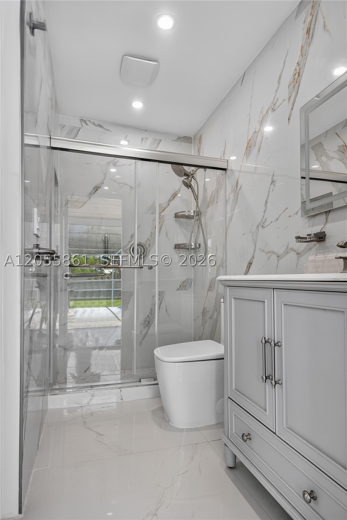 HOLLYWOOD HILLS - Residential Lease