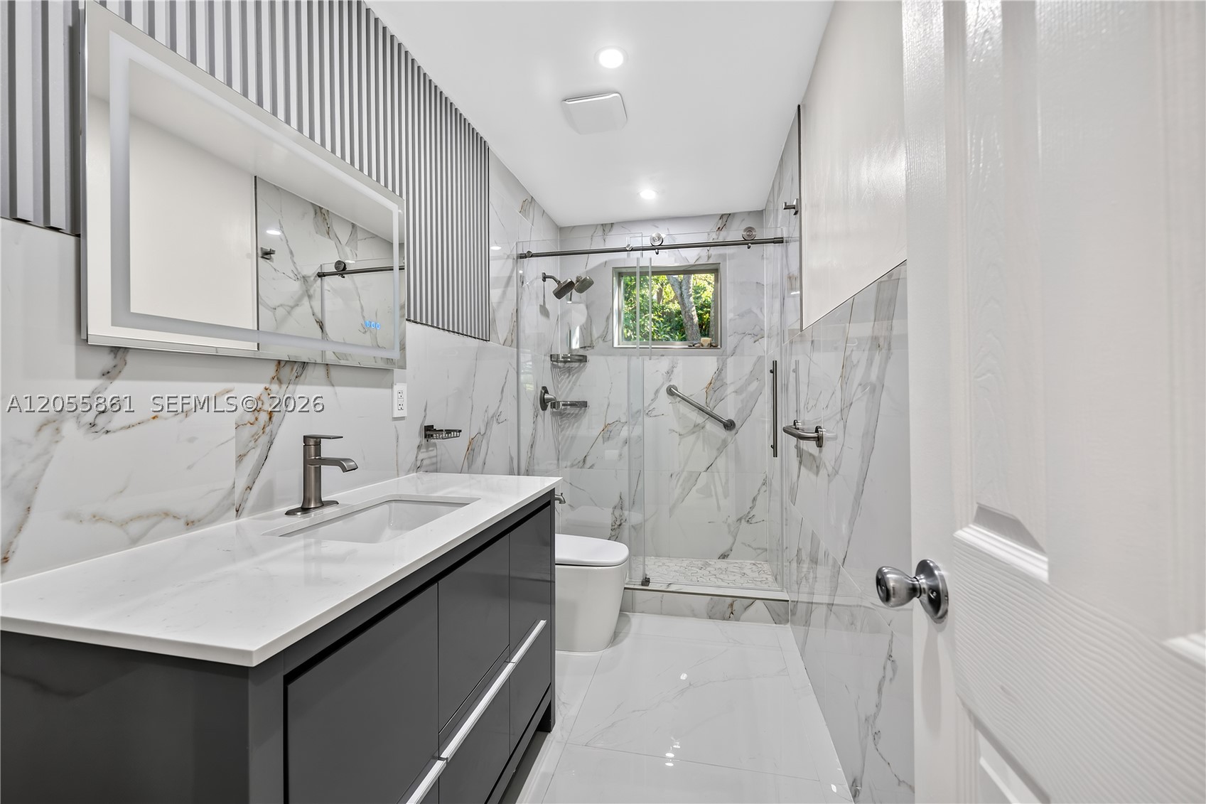 HOLLYWOOD HILLS - Residential Lease
