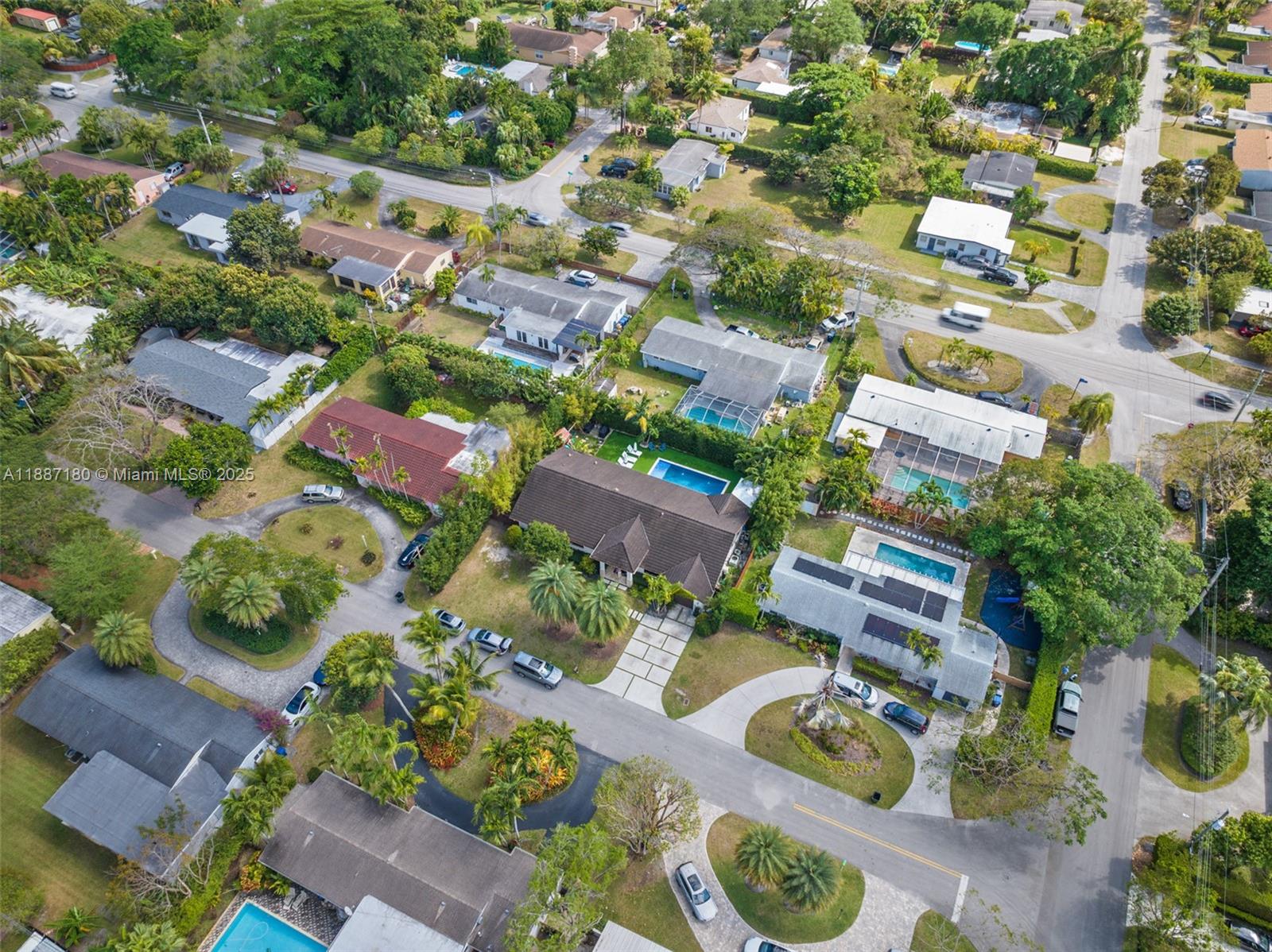 TWIN LAKE MANOR SUB - Residential