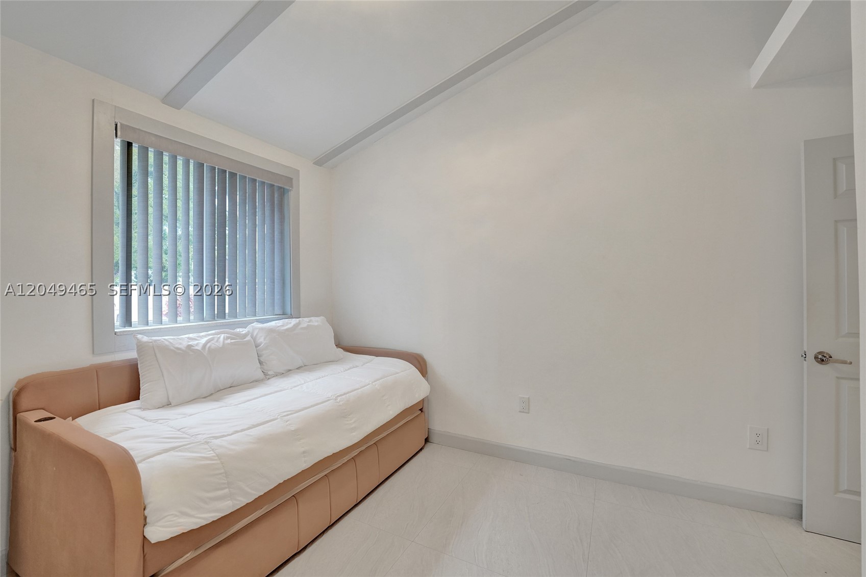 MARSHALLS EVERGLADES - Residential Lease