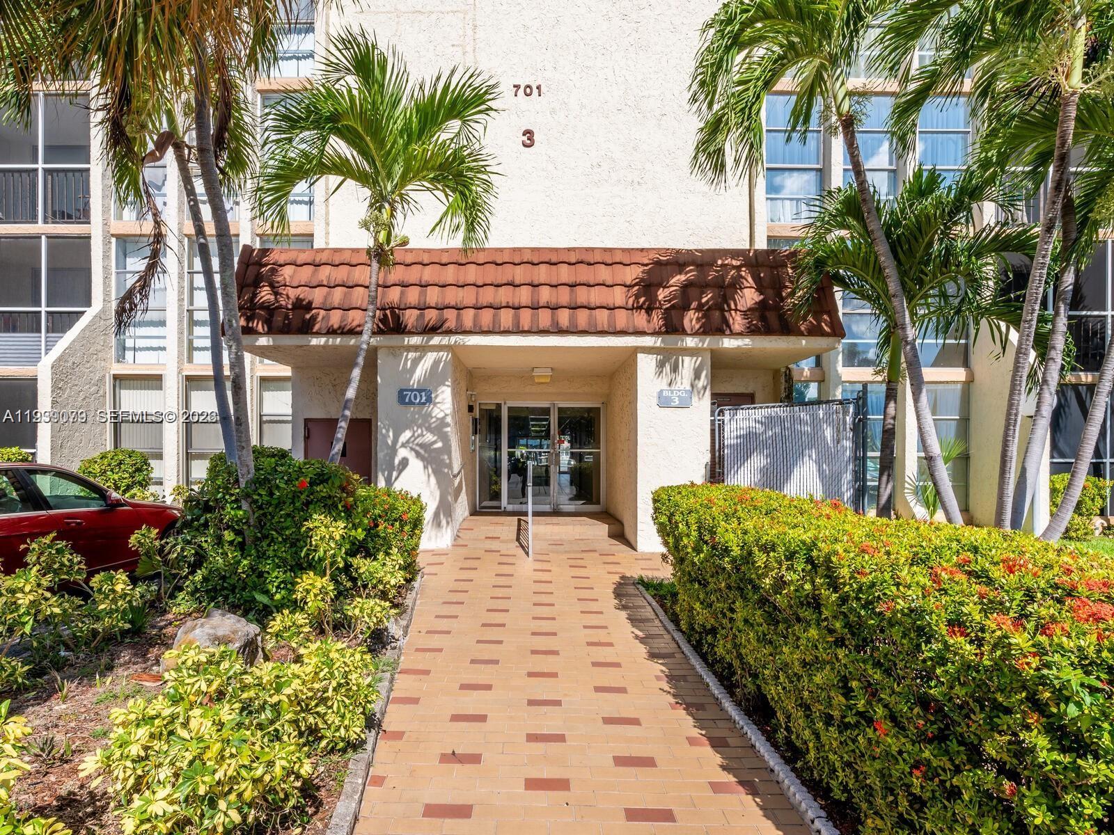 DESOTO PARK CONDO - Residential Lease