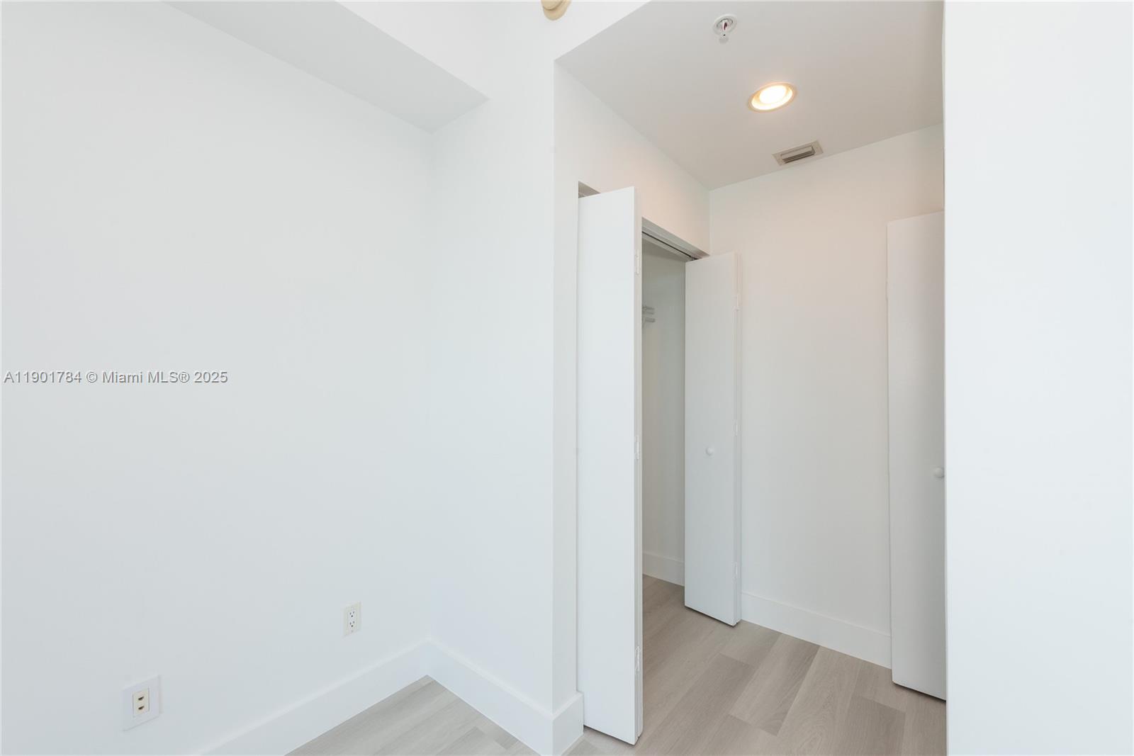 INFINITY AT BRICKELL COND - Residential