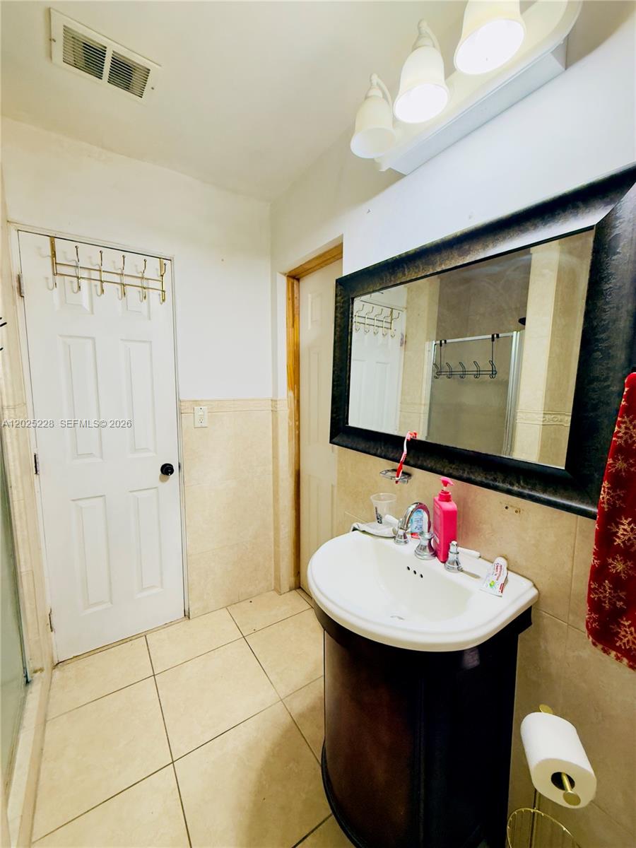 CAROL CITY 1 ST ADDN - Residential