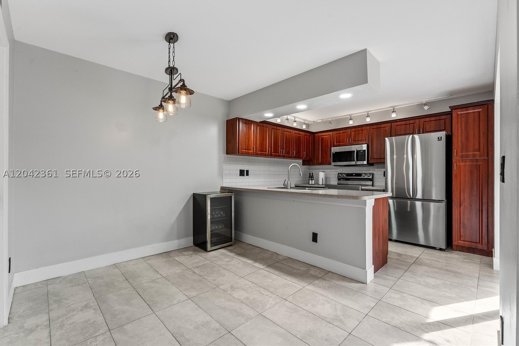 C H E ACRES - Residential