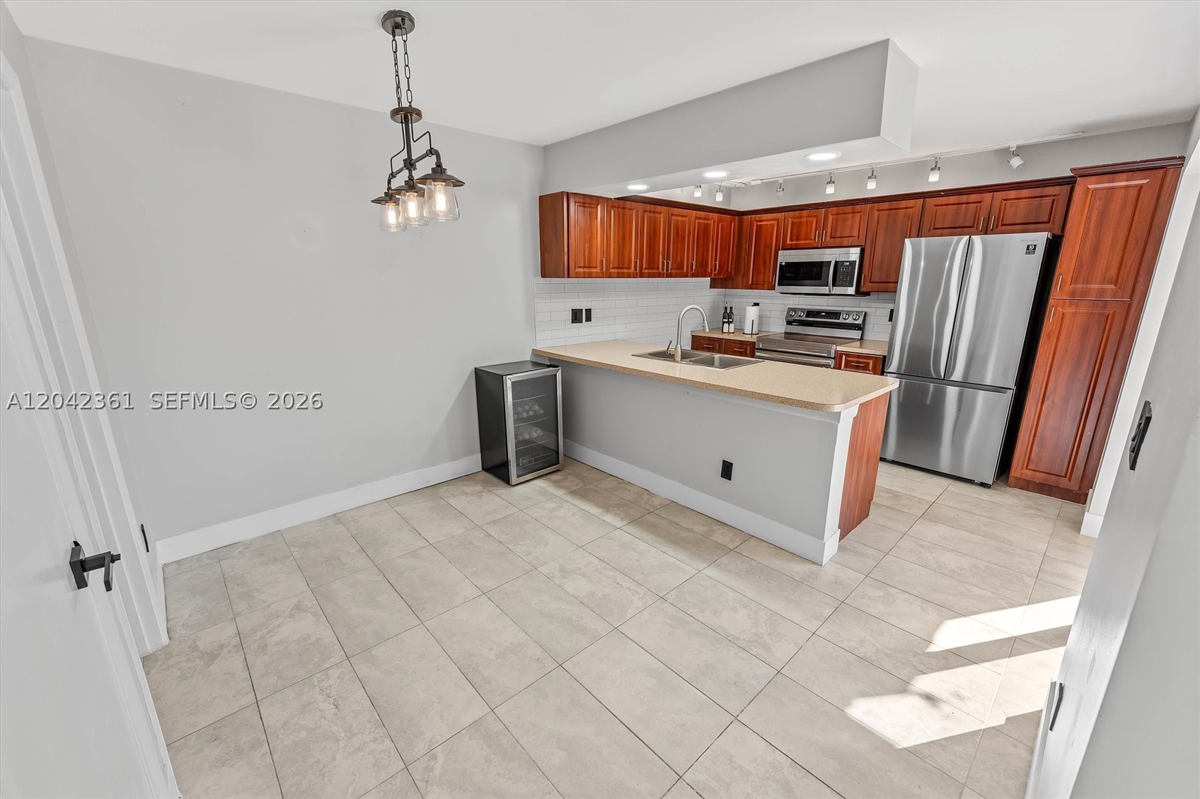 C H E ACRES - Residential