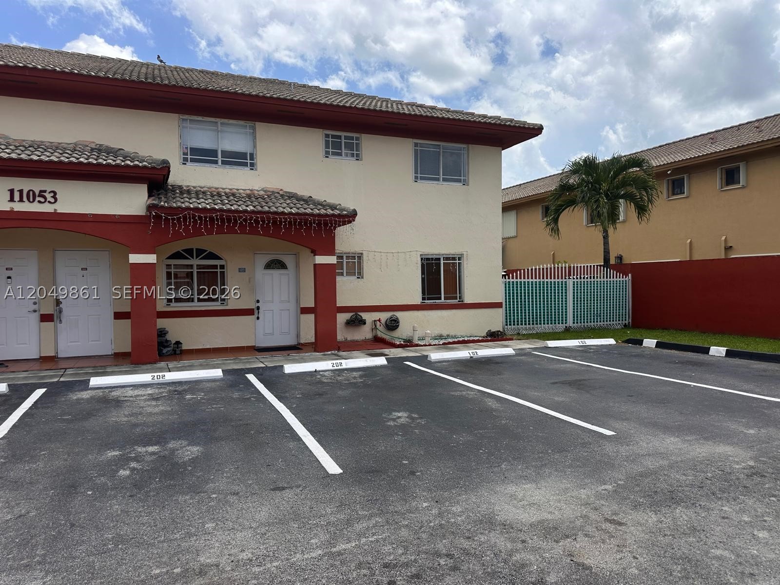 GARDEN VILLAS CONDO II - Residential