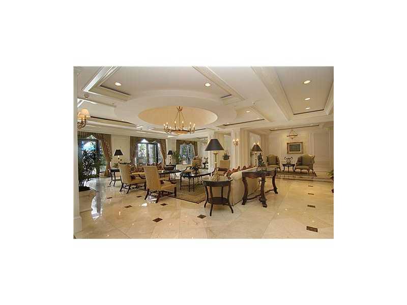 RITZ-CARLTON - Residential Lease