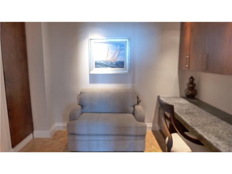 RITZ-CARLTON - Residential Lease