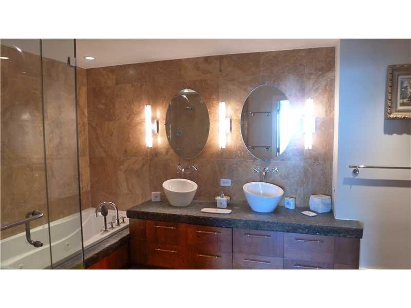 RITZ-CARLTON - Residential Lease