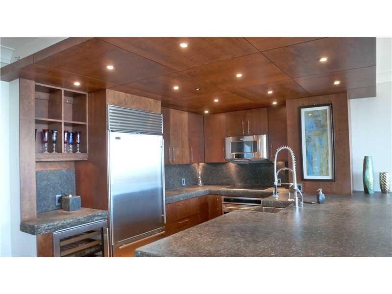 RITZ-CARLTON - Residential Lease