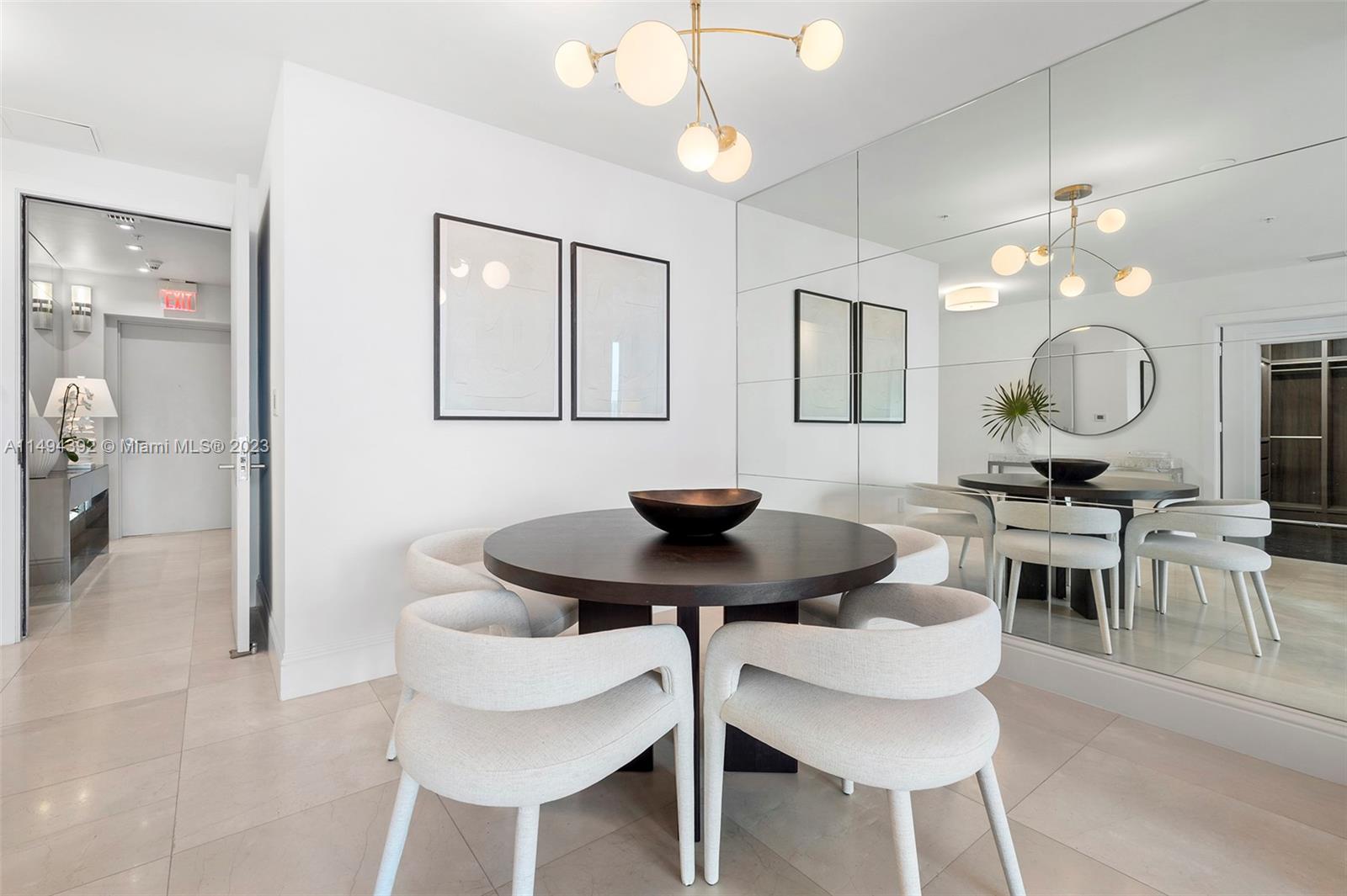 CONTINUUM ON SOUTH BEACH - Residential