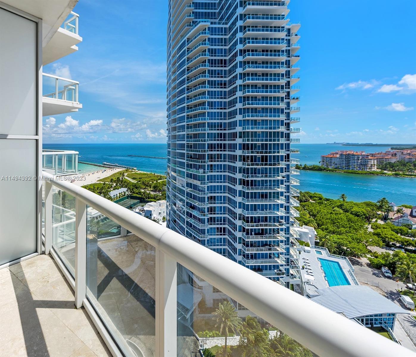 CONTINUUM ON SOUTH BEACH - Residential