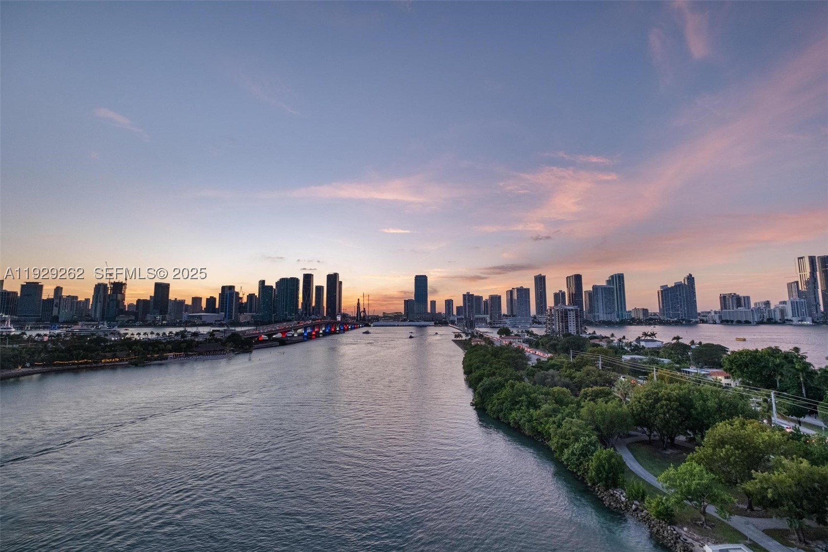 ONE THOUSAND VENETIAN WAY - Residential